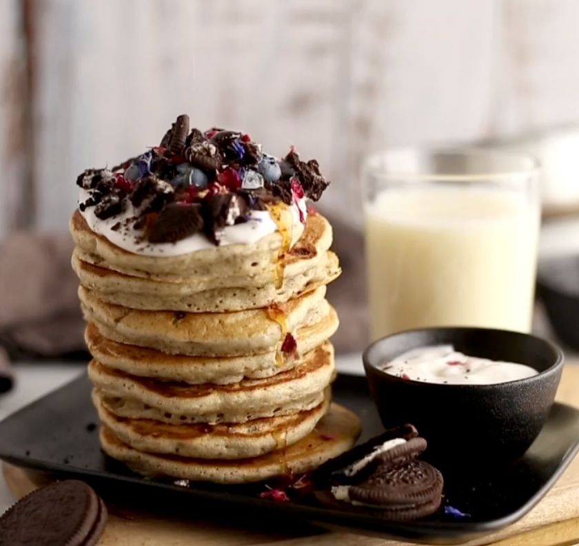Superfood Cookies & Cream Pancakes (Healthy, Protein-Packed & Delicious)